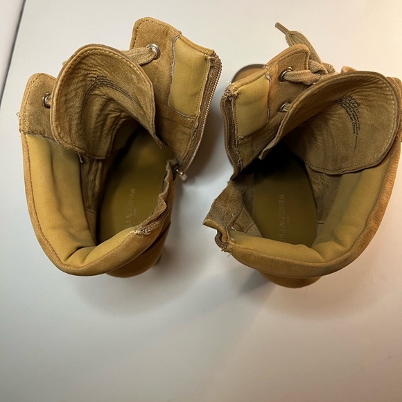 KARL LAGERFELD Lug Sole Cushioned Victoria Round Toe Zip-Up Leather Dress Bootie - Picture 7 of 14